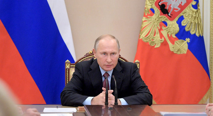 Новые технологические решения порождают новые риски, отметил Путин