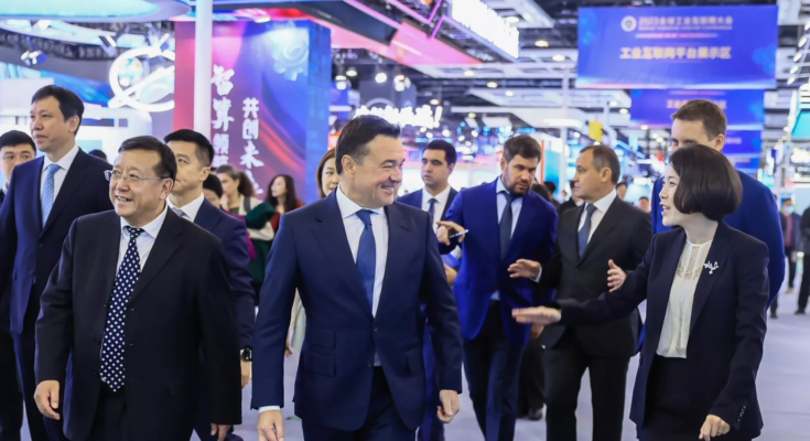 Андрей Воробьев посетил выставку высоких технологий в Китае